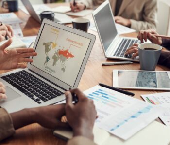 pexels-fauxels-3183127